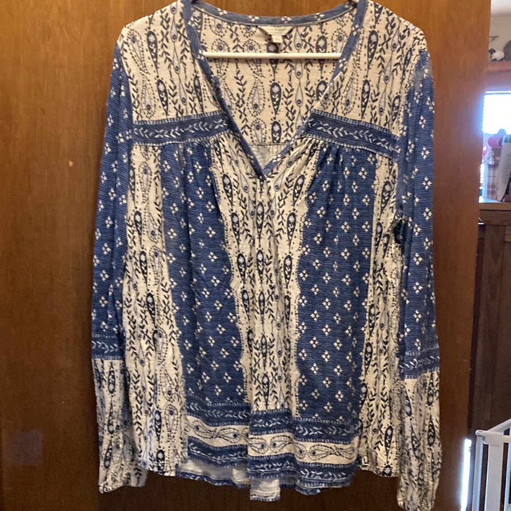 Lucky Brand 🍀 V neck long sleeve